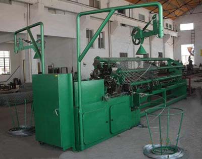 Semi-automatic chain link fence machine